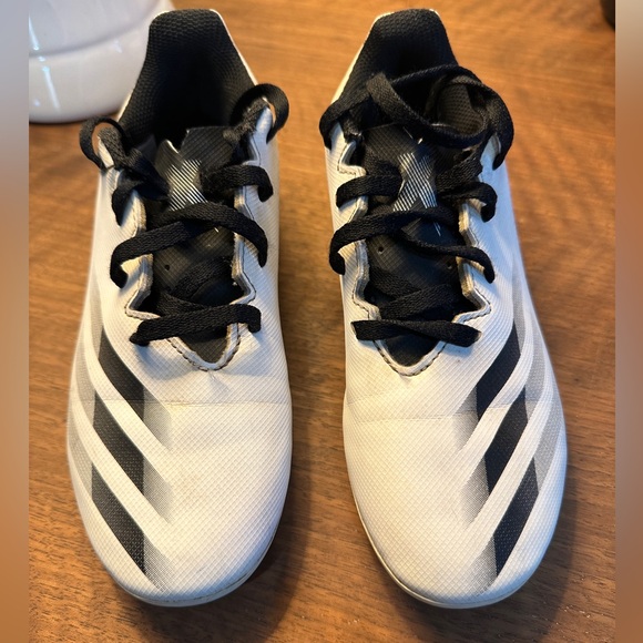 Unisex Soccer Cleats - Picture 2 of 4